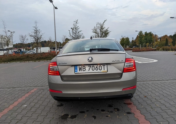 Skoda Octavia cena 40900 przebieg: 121444, rok produkcji 2013 z Warszawa małe 106